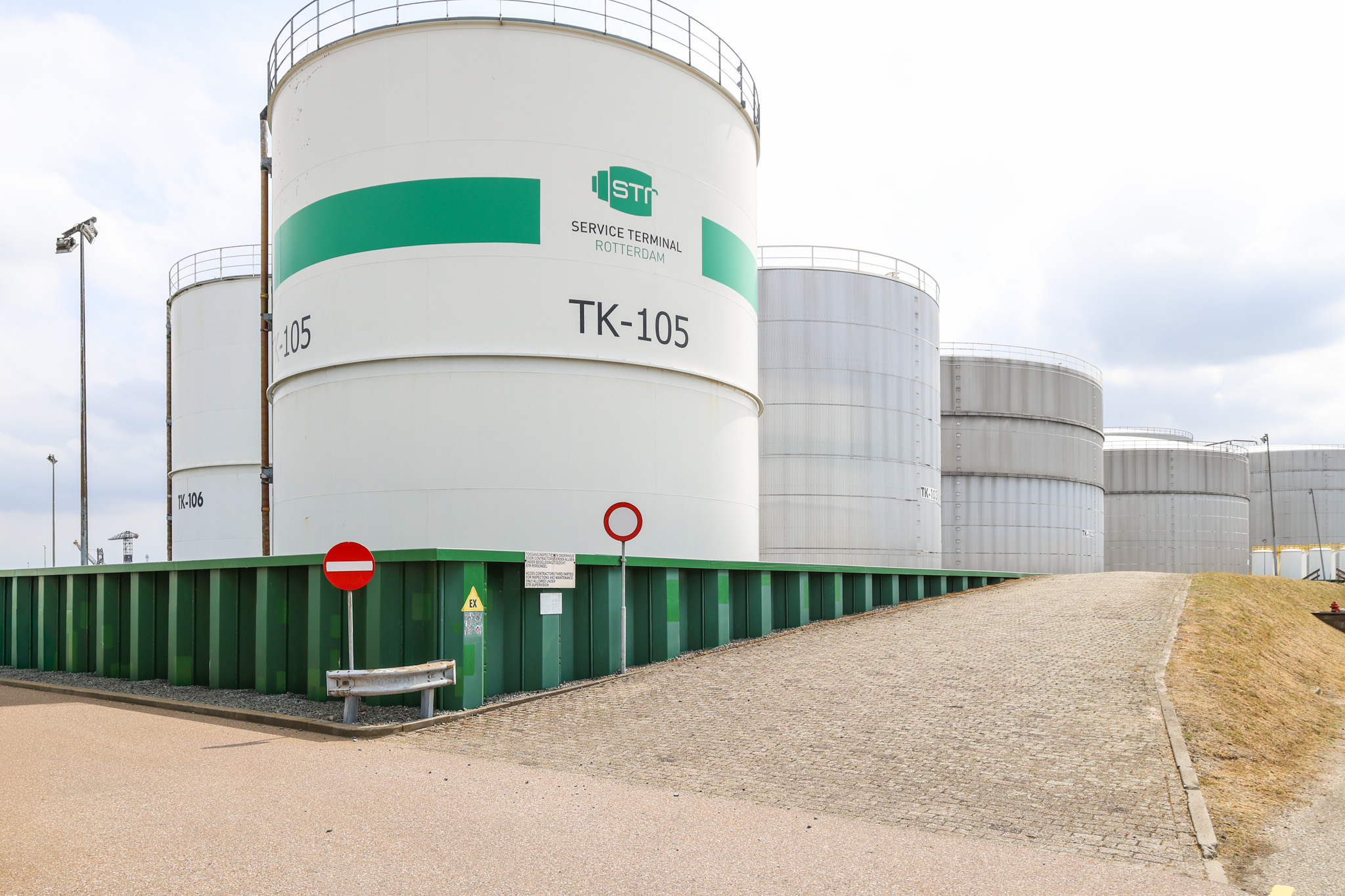 Pipelines and storage tanks