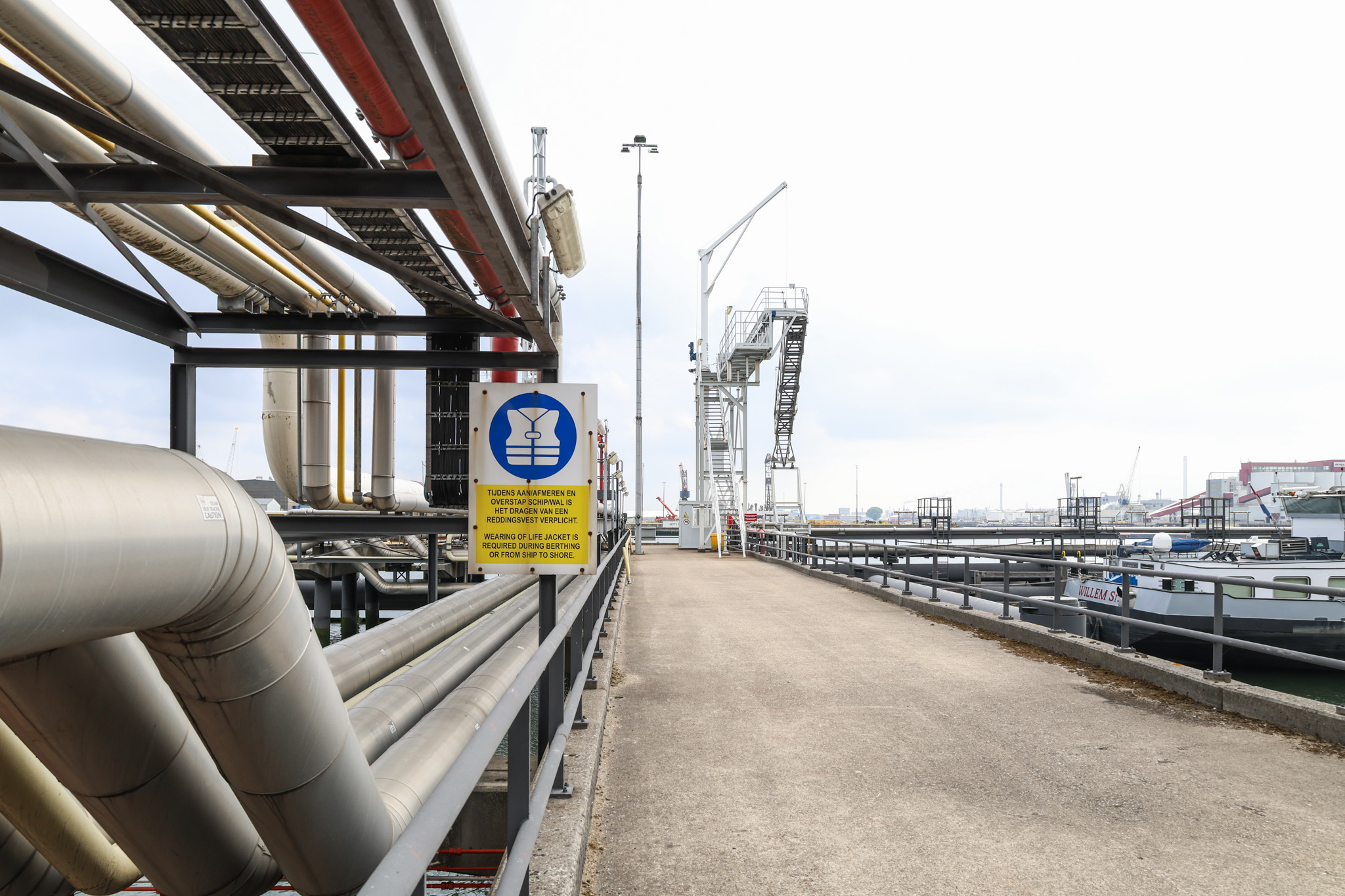 Jetty specifications at Service Terminal Rotterdam