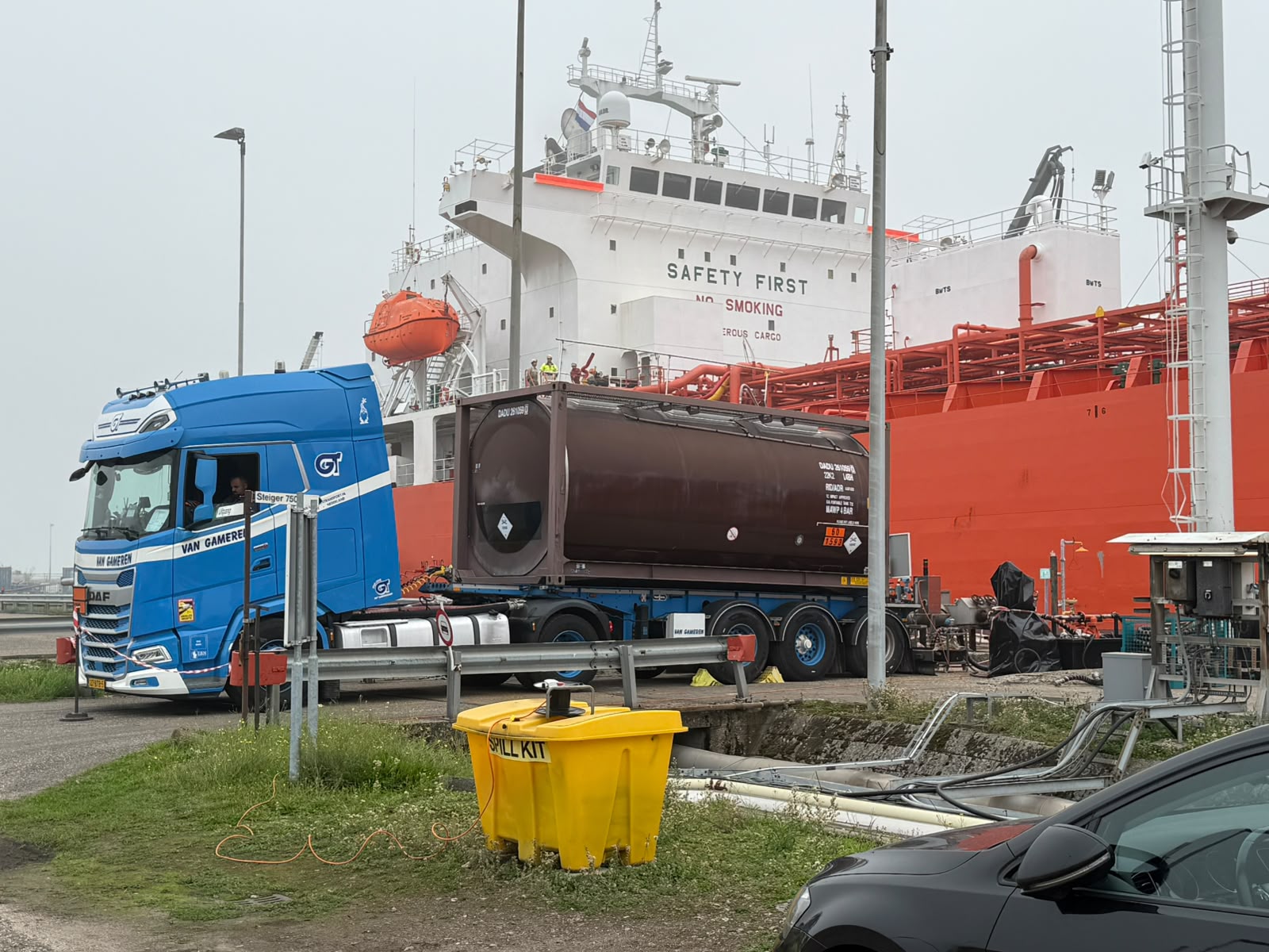 Truck-to-ship operations at Service Terminal Rotterdam
